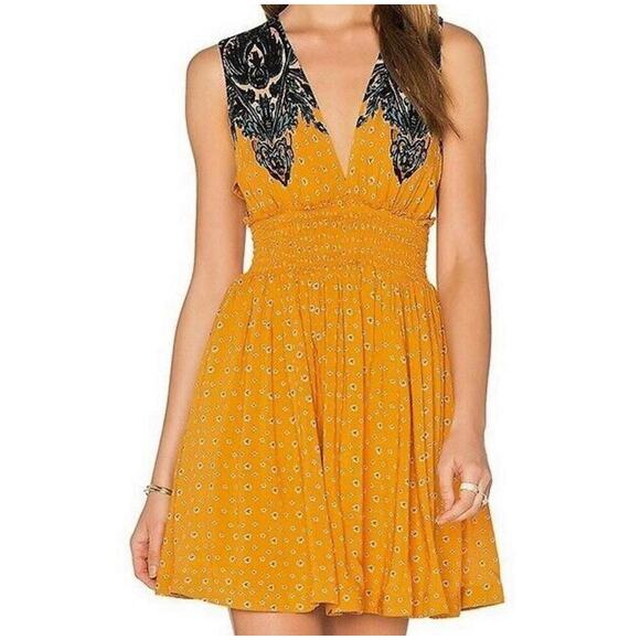 Free People Walking Through My Dreams Smocked Printed Mini Dress Medium - Picture 1 of 7